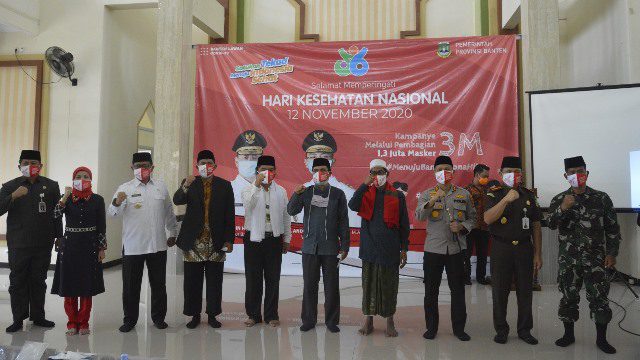 Peringati Hari Kesehatan Nasional ke 56, Dinkes Banten Bagikan 1,3 Juta Masker