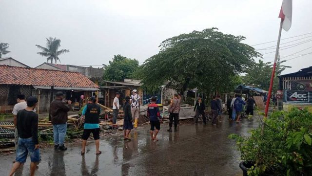 Bersihkan Sisa Bangli (2)