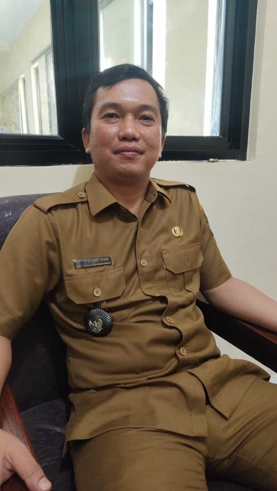 Kepala Desa Rawa Rengas Slamet Riyadi