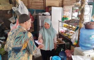 Pedagang Pasar Kuta Bumi